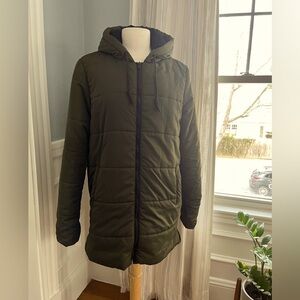 Fabletics puffer coat. zip up - olive army green Great condition!